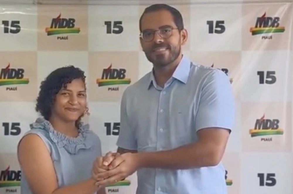 Sarah Menezes e Marcos Aurélio em ato de filiação ao MDB