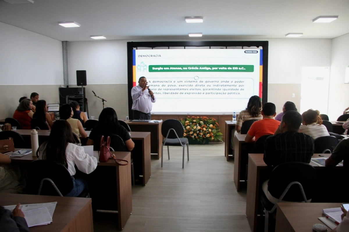 Seduc promove formação para fortalecer conselhos e grêmios estudantis