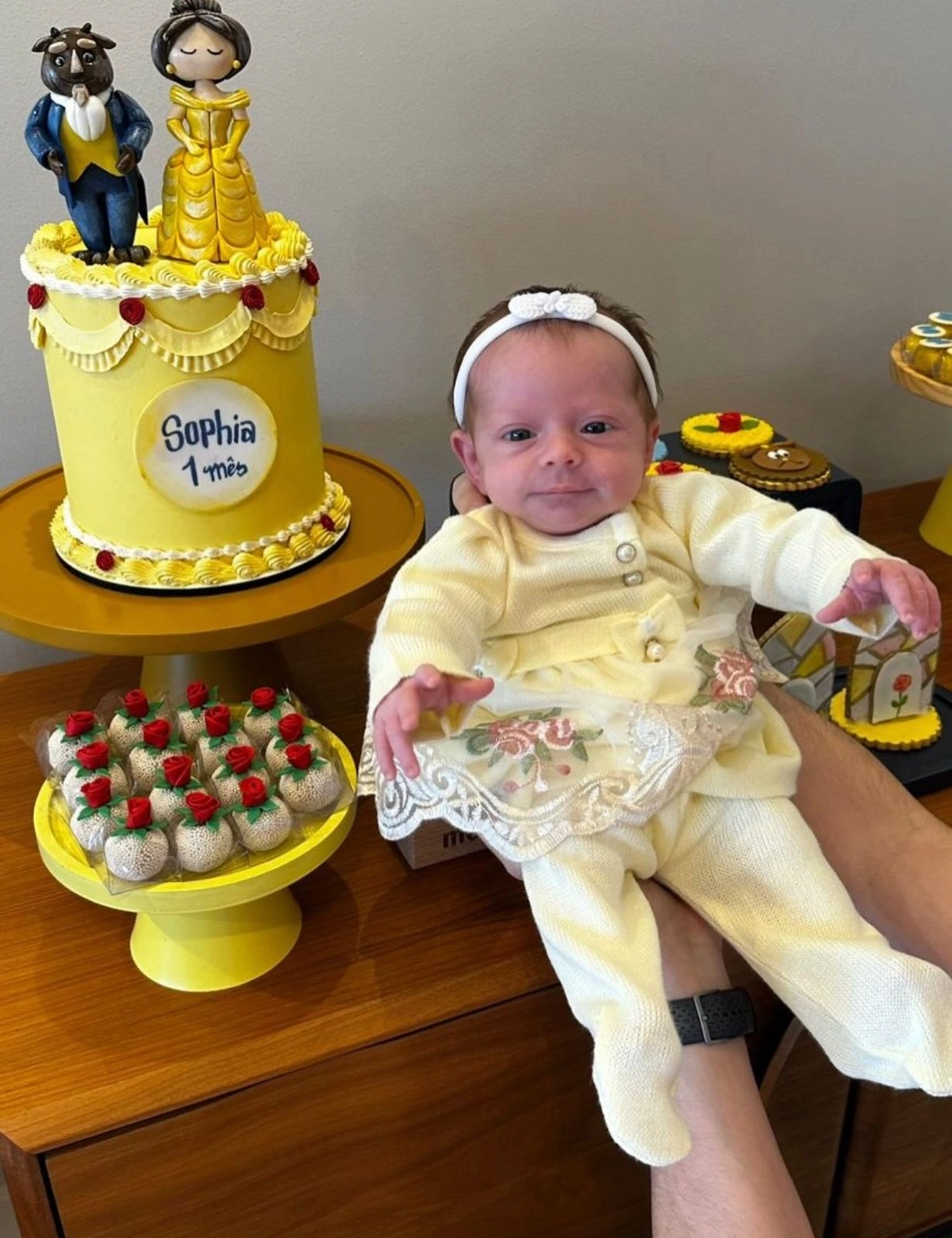 Sophia, filha dos médicos Denise Cury e Acilino Portela completa seu 1 mês