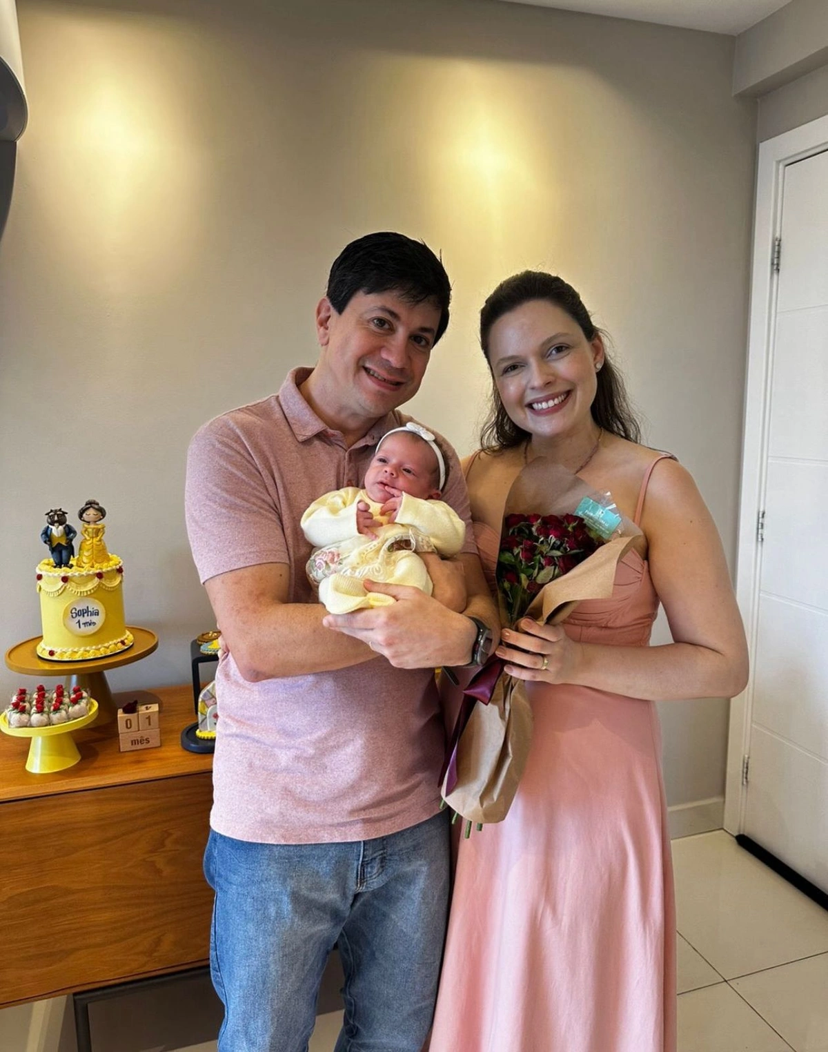 Sophia, filha dos médicos Denise Cury e Acilino Portela completa seu 1 mês