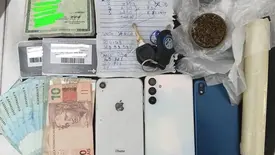 Suspeito é preso com drogas e material do tráfico na zona urbana de Picos (Foto: Reprodução)
