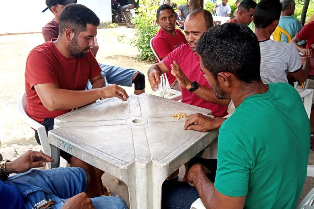 Torneio de baralho movimenta Semana Santa na Varjota em Monsenhor Gil