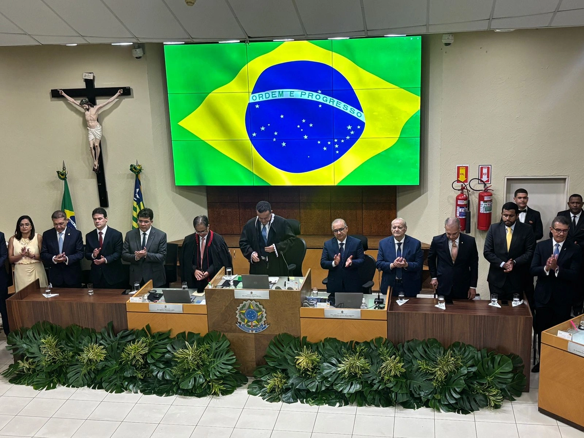 TRE-PI empossa José Wilson Ferreira e Olímpio Passos m solenidade marcada pela presença de autoridades nacionais em Teresina
