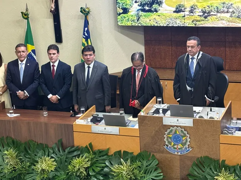TRE-PI empossa José Wilson Ferreira e Olímpio Passos m solenidade marcada pela presença de autoridades nacionais em Teresina