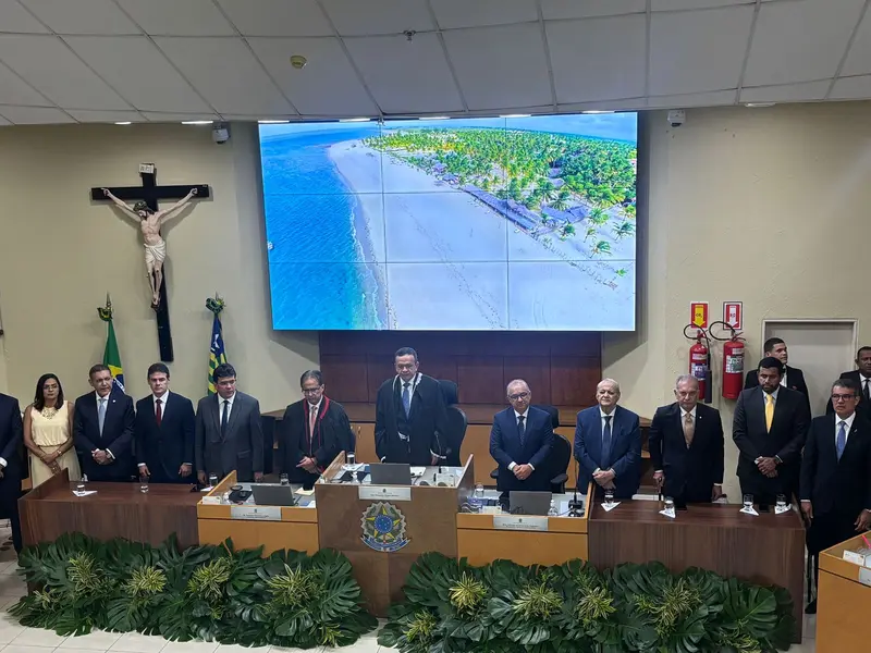 TRE-PI empossa José Wilson Ferreira e Olímpio Passos m solenidade marcada pela presença de autoridades nacionais em Teresina