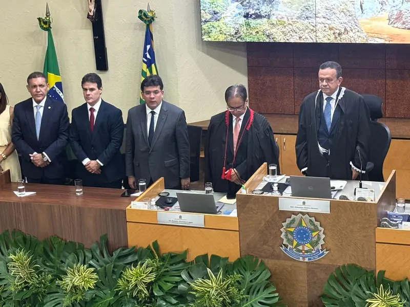 TRE-PI empossa José Wilson Ferreira e Olímpio Passos m solenidade marcada pela presença de autoridades nacionais em Teresina
