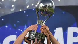 Troféu da Copa Sul-Americana. (Foto: Reprodução/ CONMEBOL)