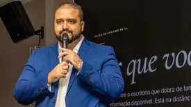 Advogado piauiense Igor Barbosa palestra para mais de 300 advogados em São Paulo (Foto: Instagram)