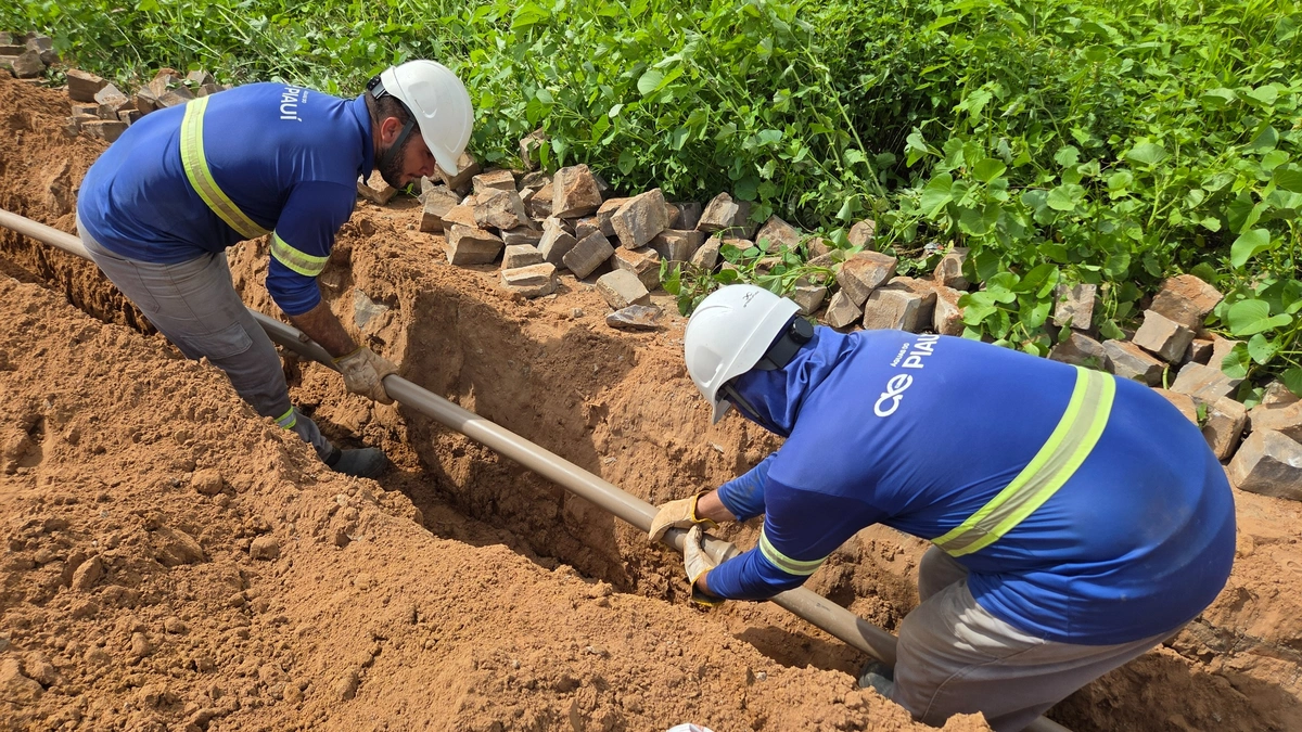 Águas do Piauí amplia rede no bairro Ipueiras e beneficia cerca de 50 famílias