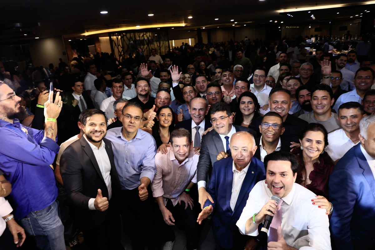 Carregado por gestores, Marcelo Castro promove jantar em Brasília