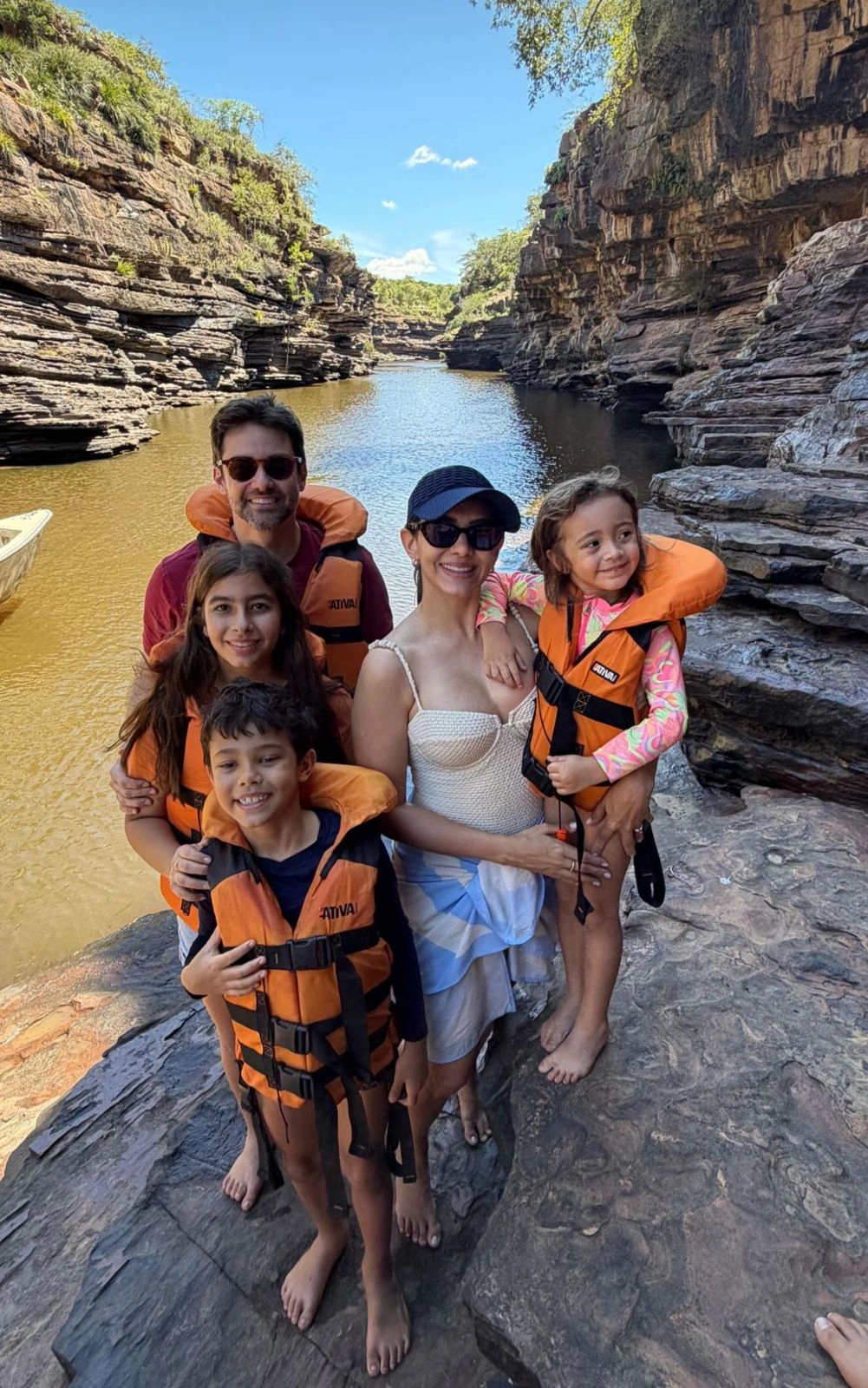 Casal Gilson Araujo e Fernanda Castro, junto com os filhos curtiram viagem no PI
