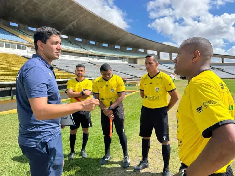CBF realiza seminário de arbitragem em Teresina com árbitros do Piauí