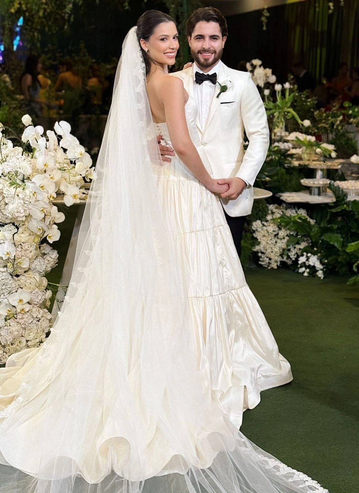 Cenas do belo casamento dos lindos e apaixonados Joara Duarte e Matheu Nogueira