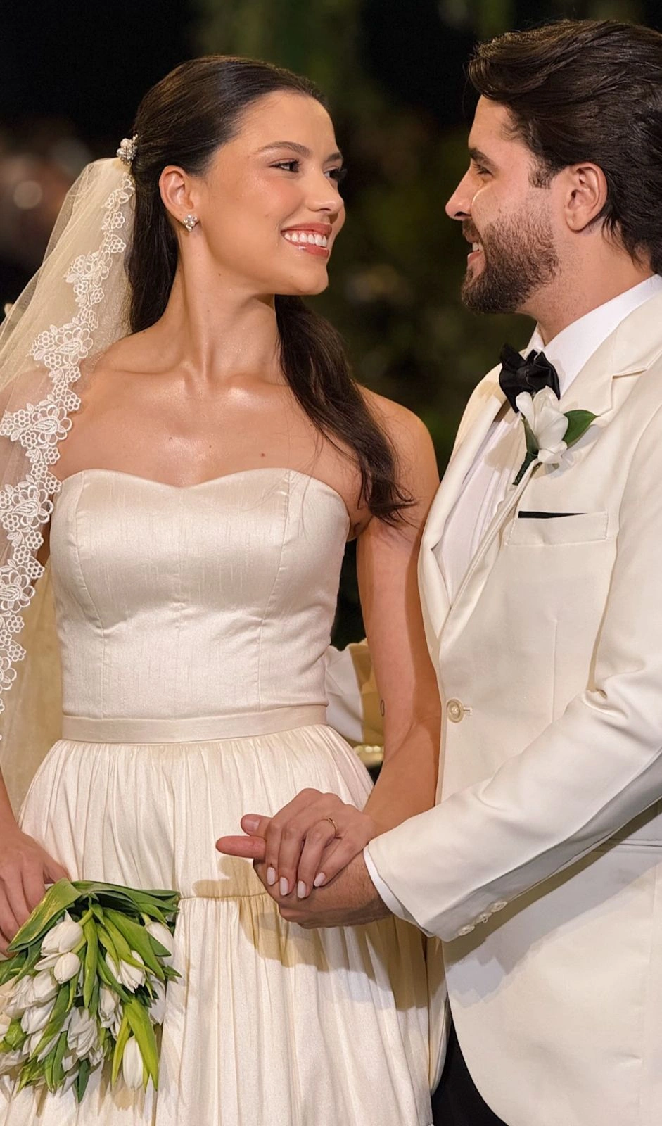 Cenas do belo casamento dos lindos e apaixonados Joara Duarte e Matheu Nogueira