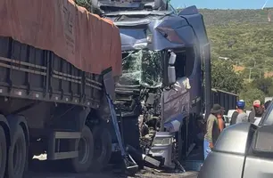 Colisão entre caminhões deixa trecho da BR-316 interditado no Sul do Piauí (Foto: Reprodução)