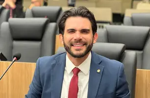 Deputado Dr. Marcus Kalume anuncia campo society para Nazária do Piauí (Foto: Reprodução)