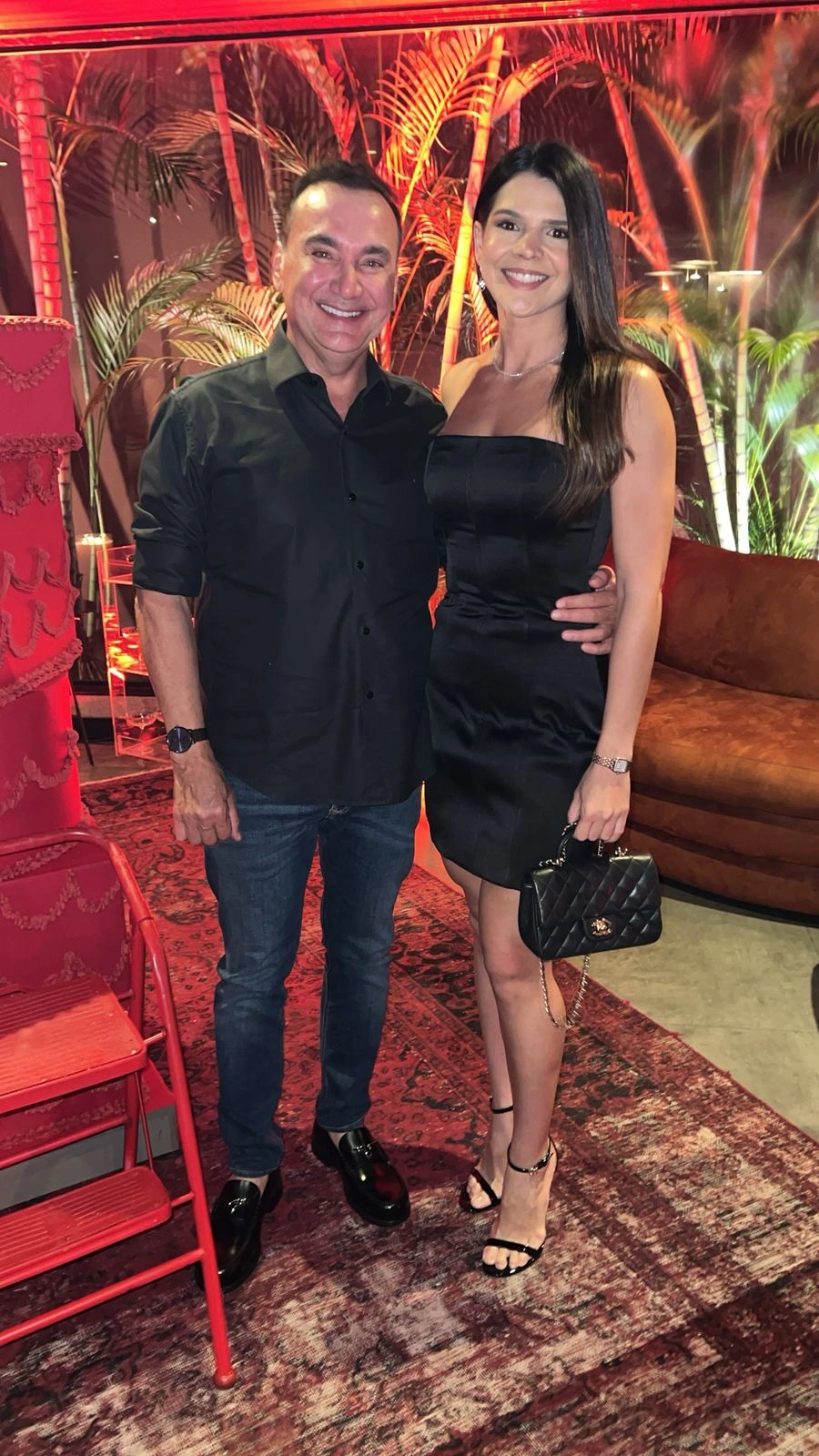 Desembargador Erivan Lopes e Jessica Ramila Lopes em noite de festa badalada