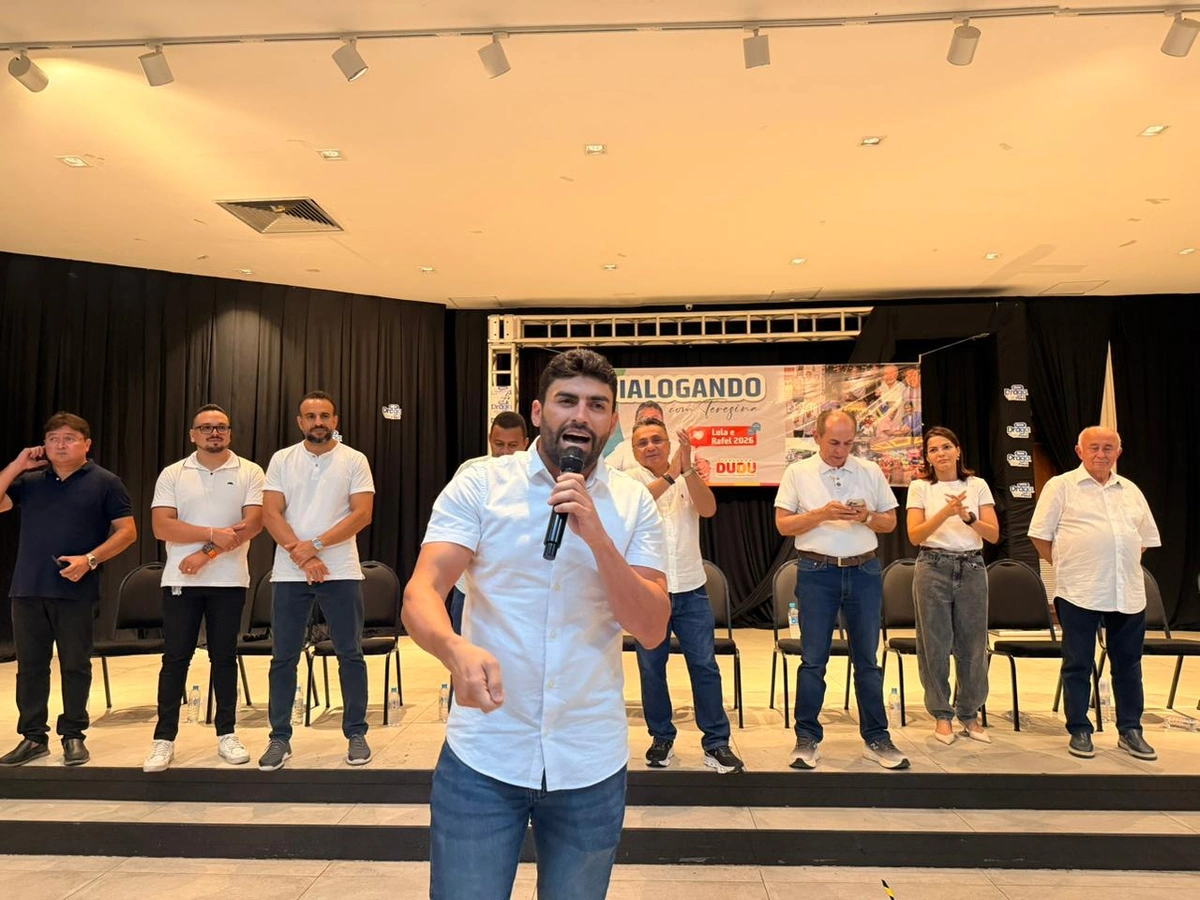 Draga Alana reúne lideranças ao lado de Dudu no Centro de Teresina