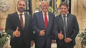 Eduardo Bolsonaro, Trump e Mário Frias (Foto: Reprodução)