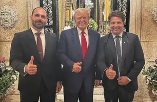 Eduardo Bolsonaro, Trump e Mário Frias (Foto: Reprodução)