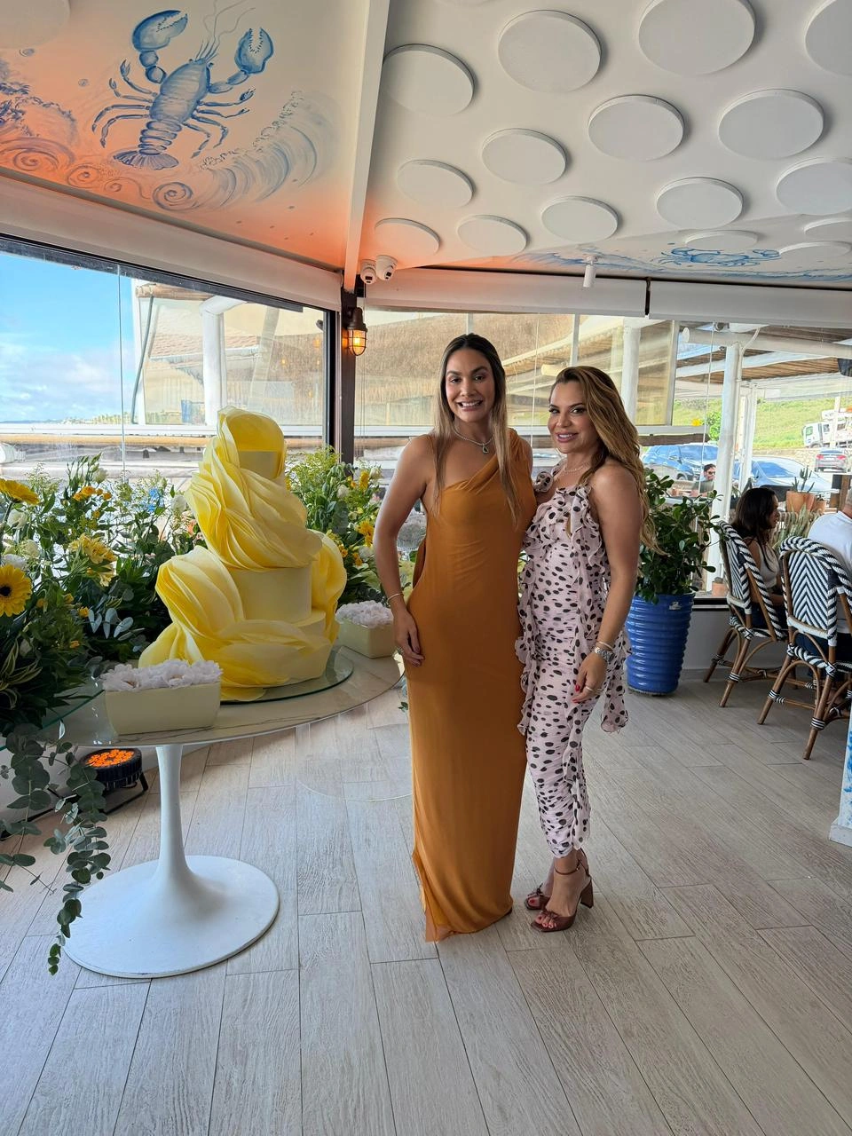 Empresária Risangela Lima marcou presença no aniversário de Ana Paula Lobato