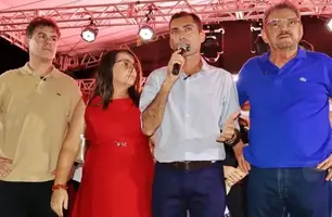 Evento reuniu lazer, atendimentos e show musical em noite especial na praça (Foto: Reprodução)