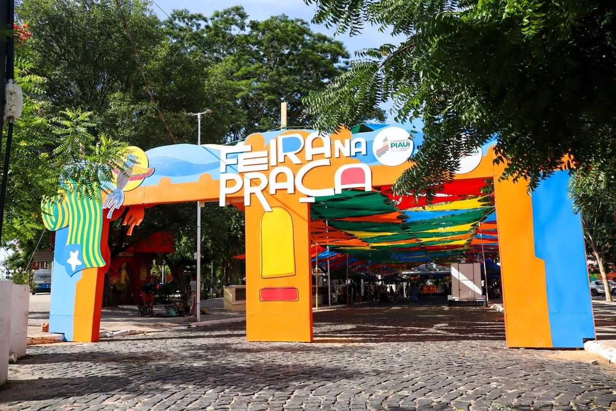 Feira na Praça celebra Dia das Mães com música e cultura neste domingo