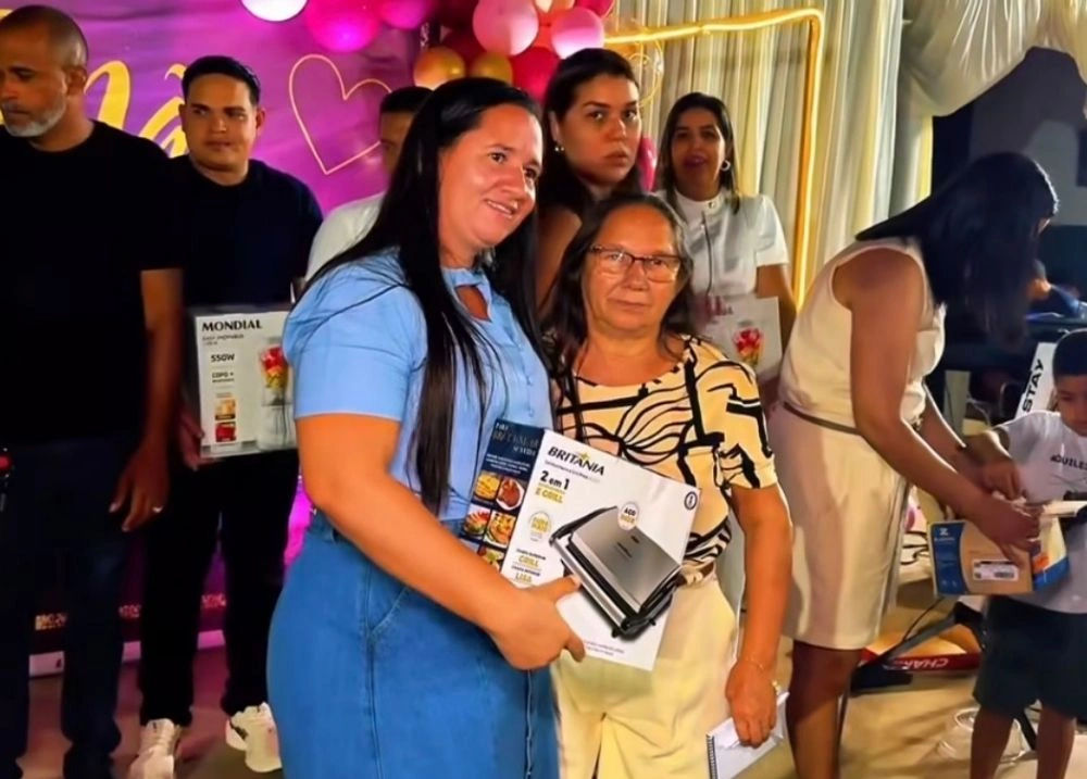 Festa das Mães emociona famílias com homenagens e brindes em Passagem Franca