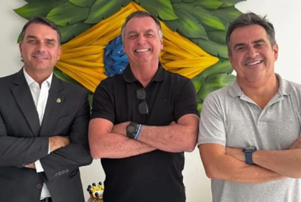 Flávio, Bolsonaro e Ciro