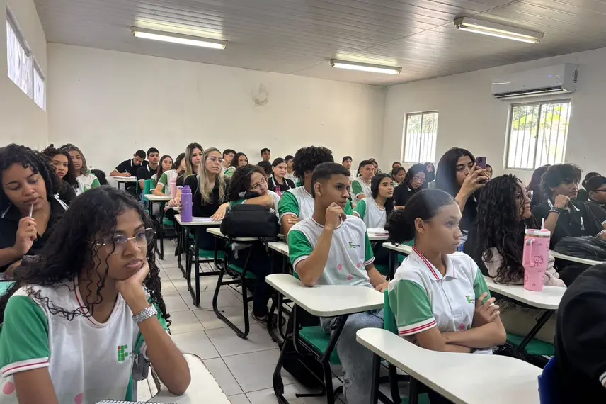 Flow IA promove palestra sobre mercado e tecnologia no IFPI Dirceu