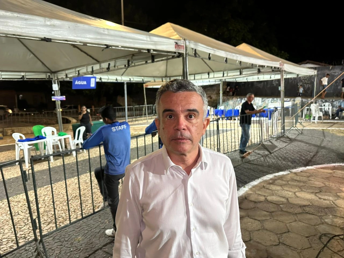 Governo do Piauí entrega títulos do Casa Legal e certificados do OPA em Teresina