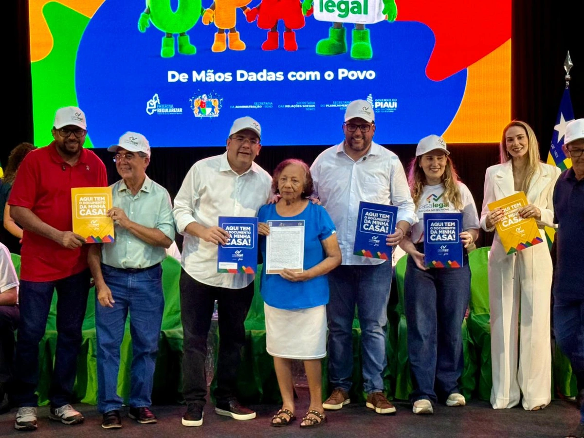 Governo entrega obras do OPA e títulos de imóveis na zona Sudeste de Teresina