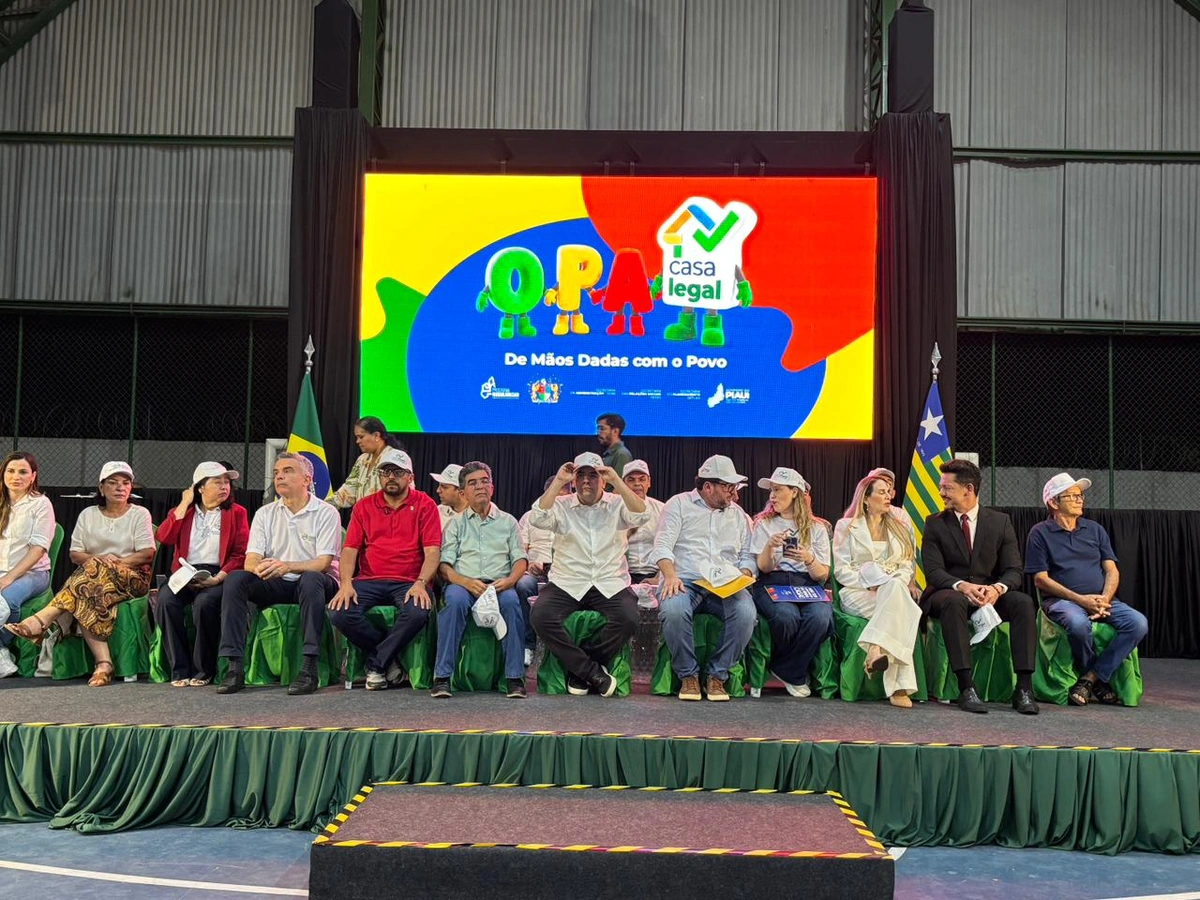 Governo entrega obras do OPA e títulos de imóveis na zona Sudeste de Teresina
