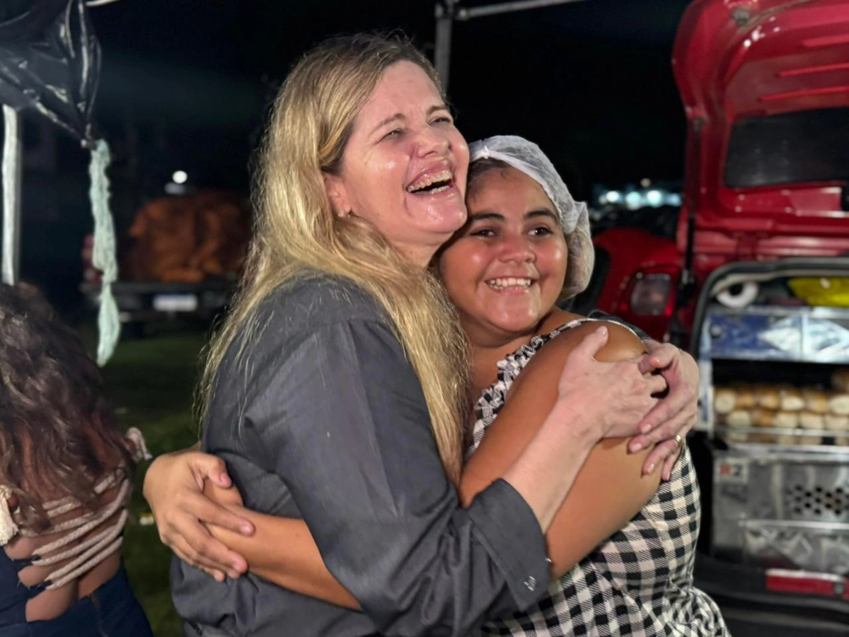 Gracinha Mão Santa participa de festa e reúne multidão em Bom Princípio