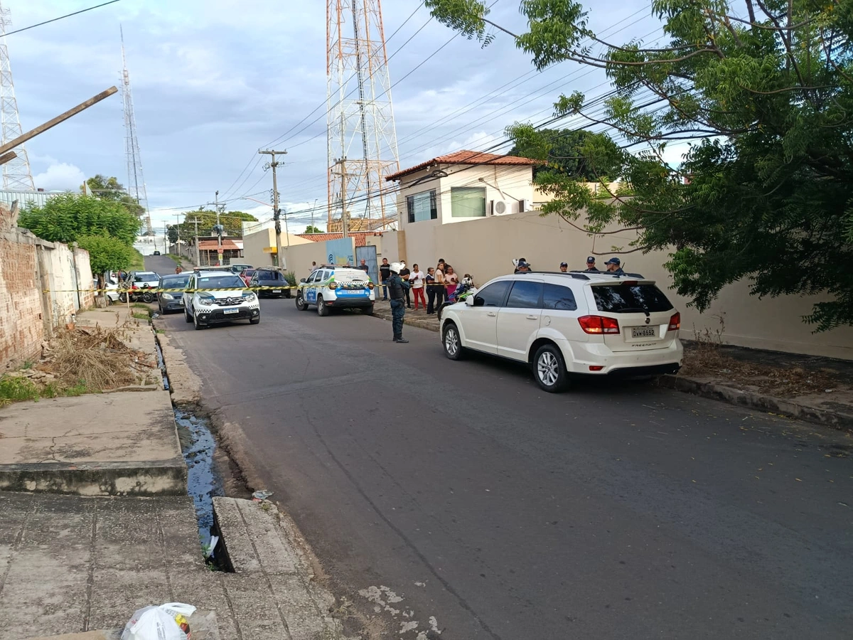 Homem é encontrado morto dentro de carro na zona Sul de Teresina