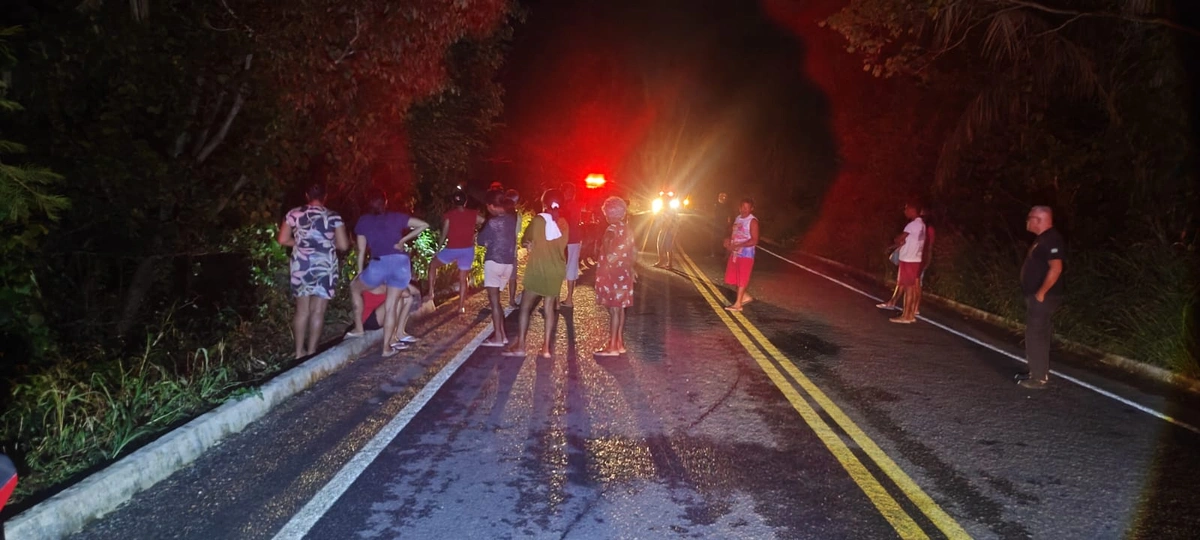 Idoso morre após perder controle de moto e bater em tronco na PI-130, em Nazária