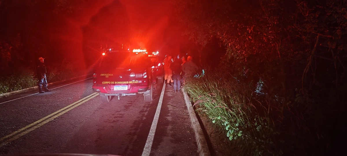 Idoso morre após perder controle de moto e bater em tronco na PI-130, em Nazária