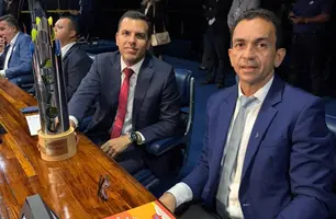 Ivanovick e Rodrigo Torres prestigiam Rafael Fonteles em homenagem no Senado (Foto: Conecta Piauí)