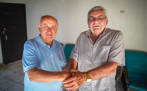 Júlio César avança no litoral e fecha parceria com Zé Hamilton para base ao Senado