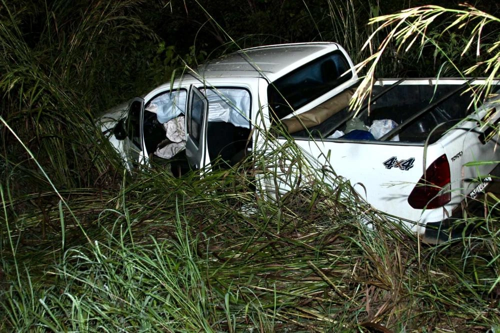 Mãe e filha morrem em grave acidente entre moto e Hilux na PI-236