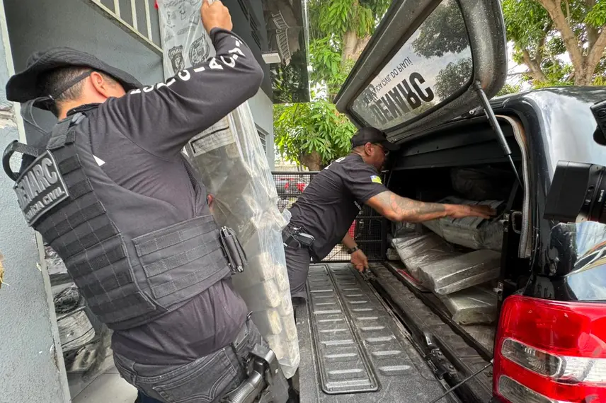 Mais de 800 kg de drogas apreendidas em operações são incineradas em Teresina