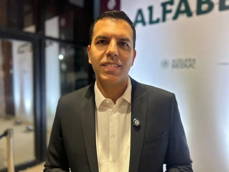 Mais de mil alunos celebram formatura do Alfabetiza Piauí em Teresina