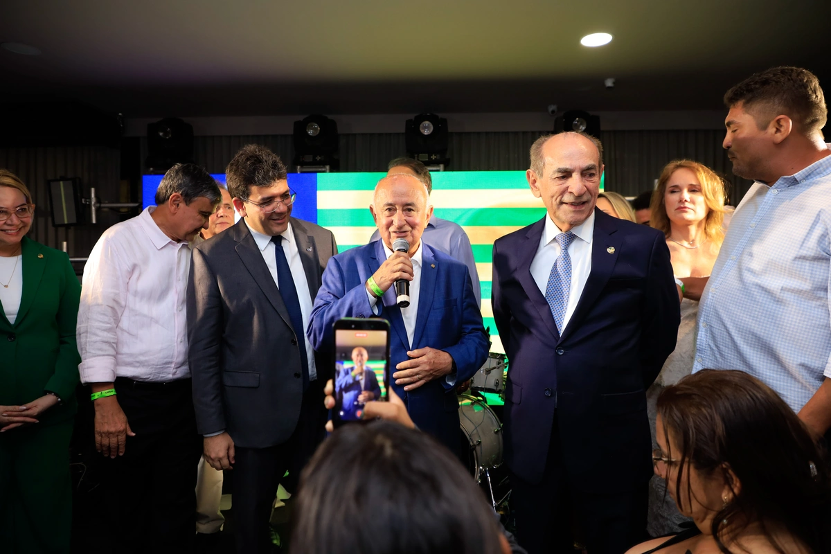 Marcelo Castro e Júlio César reúnem 102 prefeitos em jantar político em Brasília
