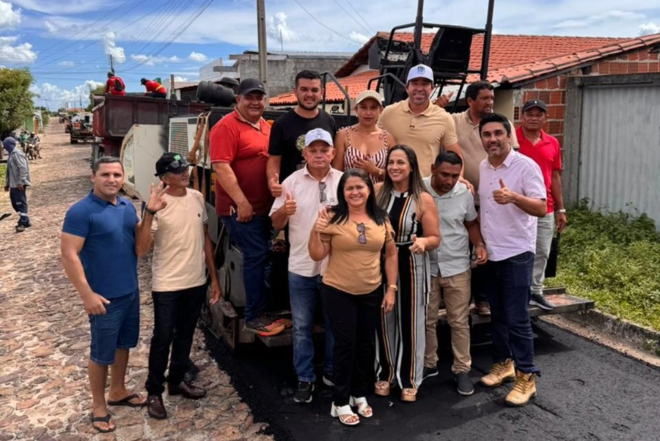 Marden Menezes acompanha avanço de pavimentação em São João da Fronteira