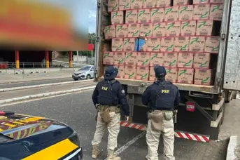 Meio milhão de maços de cigarros contrabandeados são apreendidos em Teresina