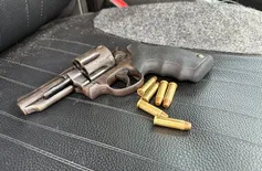 Motorista por aplicativo é preso com arma durante abordagem da PRF em Teresina