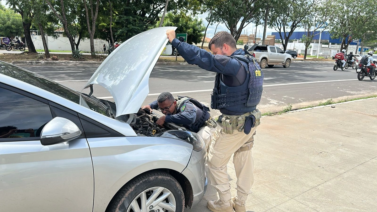 Motorista por aplicativo é preso com arma durante abordagem da PRF em Teresina