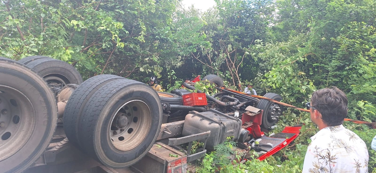 Motorista que morreu em acidente na BR-402, tinha 41 rebites na cabine, diz PRF