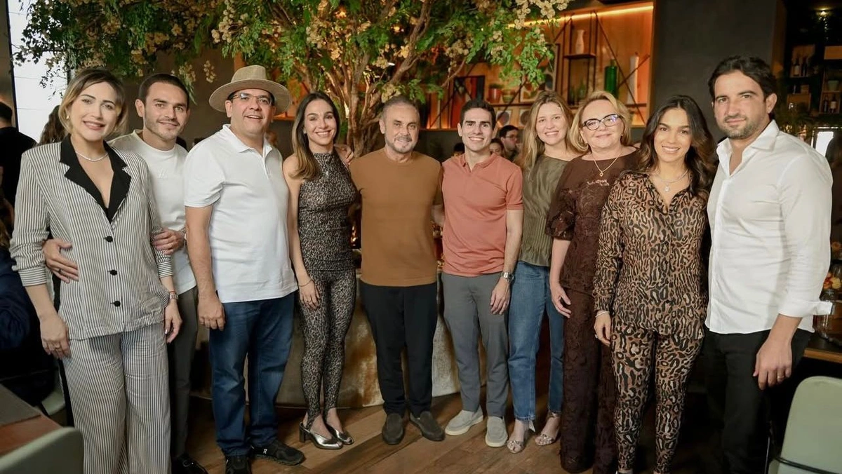 Noite de comemoração do aniversário da primeira dama, Isabel Fonteles em THE