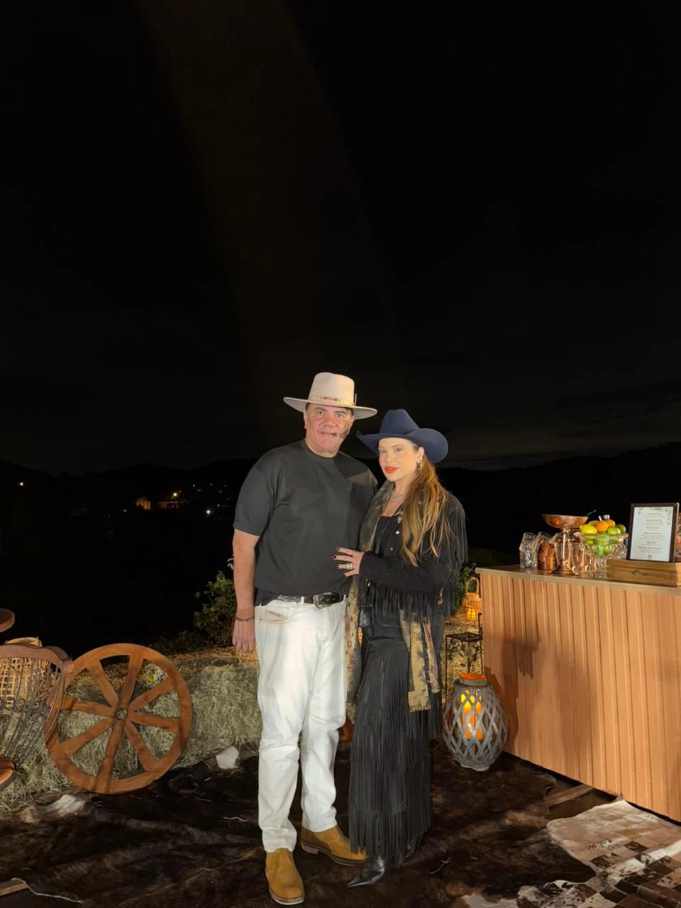 O casal de empresários Risangela Lima e Rannyere Pinto em dia de festa em SP